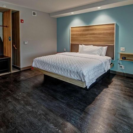 Tru By Hilton Roanoke Hollins Hotel Bagian luar foto