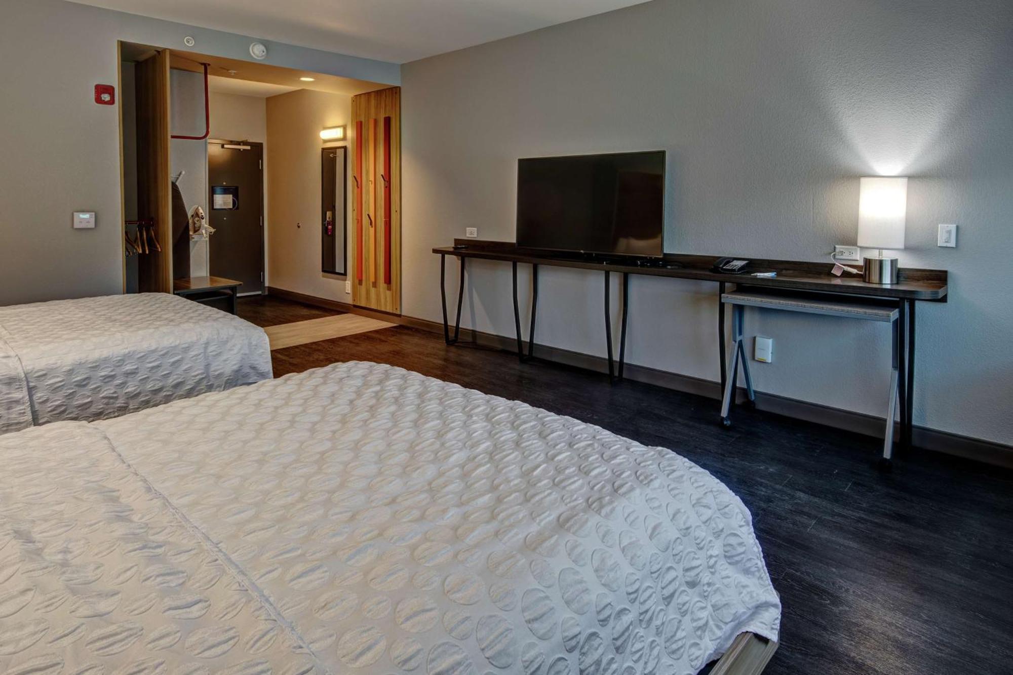 Tru By Hilton Roanoke Hollins Hotel Bagian luar foto
