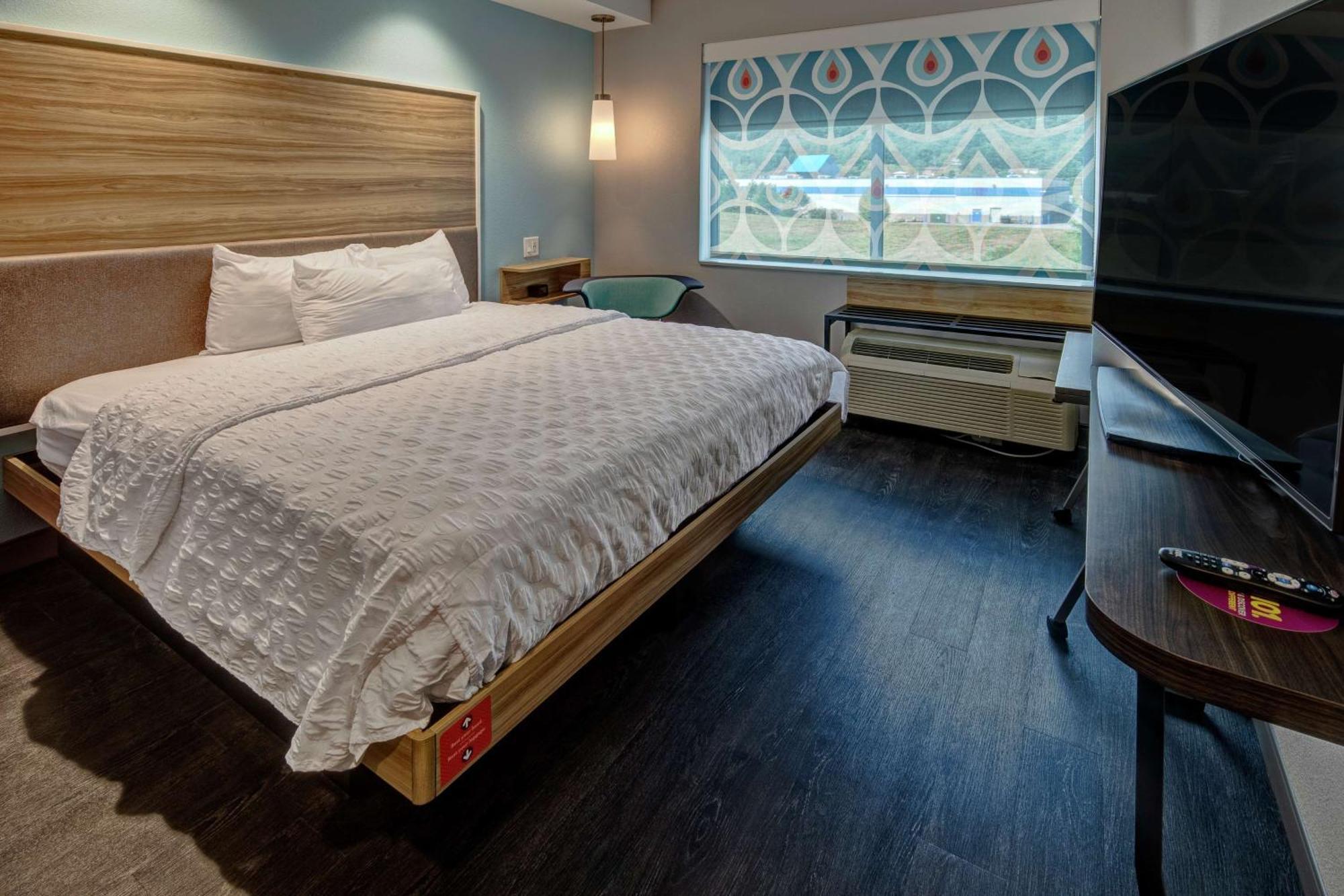 Tru By Hilton Roanoke Hollins Hotel Bagian luar foto