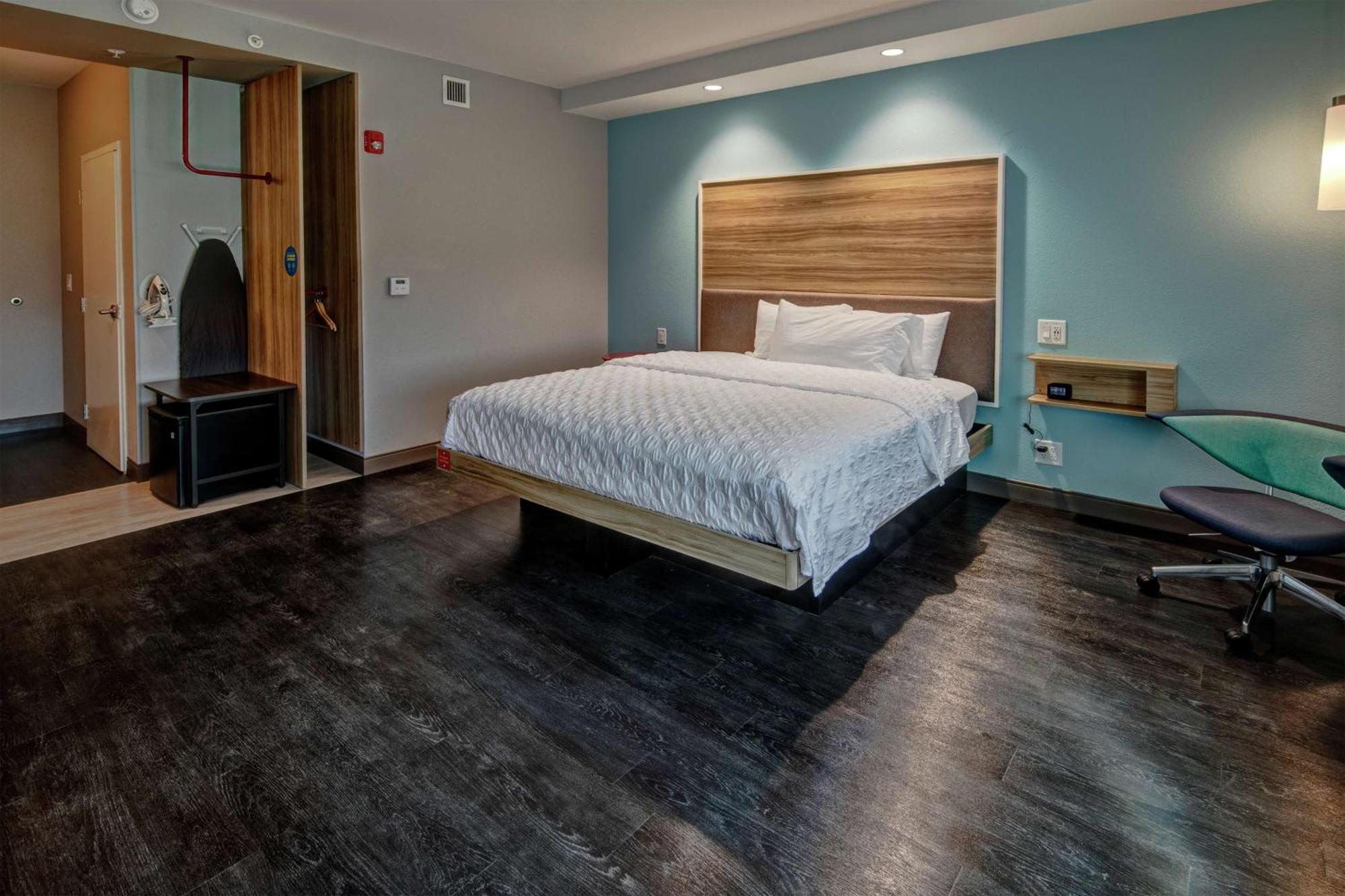Tru By Hilton Roanoke Hollins Hotel Bagian luar foto
